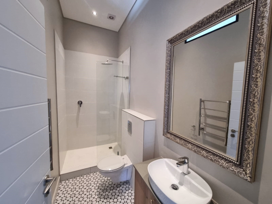 To Let 2 Bedroom Property for Rent in Paardevlei Western Cape